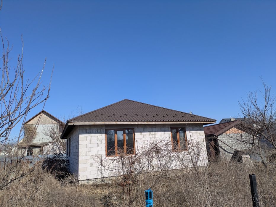 Продається БЕЗ КОМІСІЇ ТЕРМІНОВО недобудований будинок для тих, хто мр