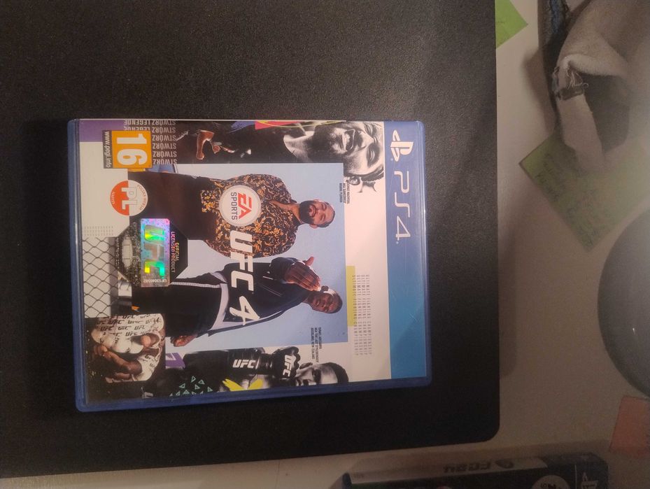 Sprzedam konsole PS4