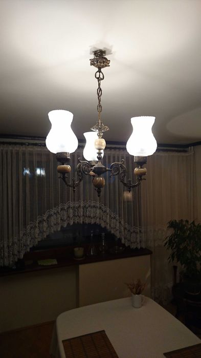 Żyrandol mosiężny , 3-ramienny , stylizowany