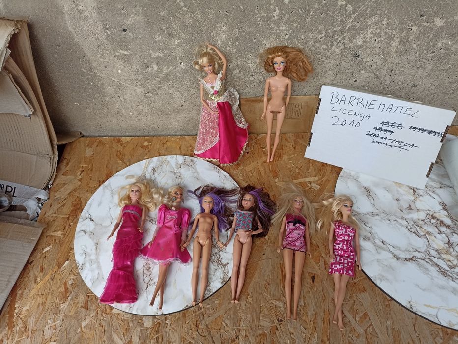 8 starych Vintage lalki Barbie od Mattel licencjje z 2010
2006 x