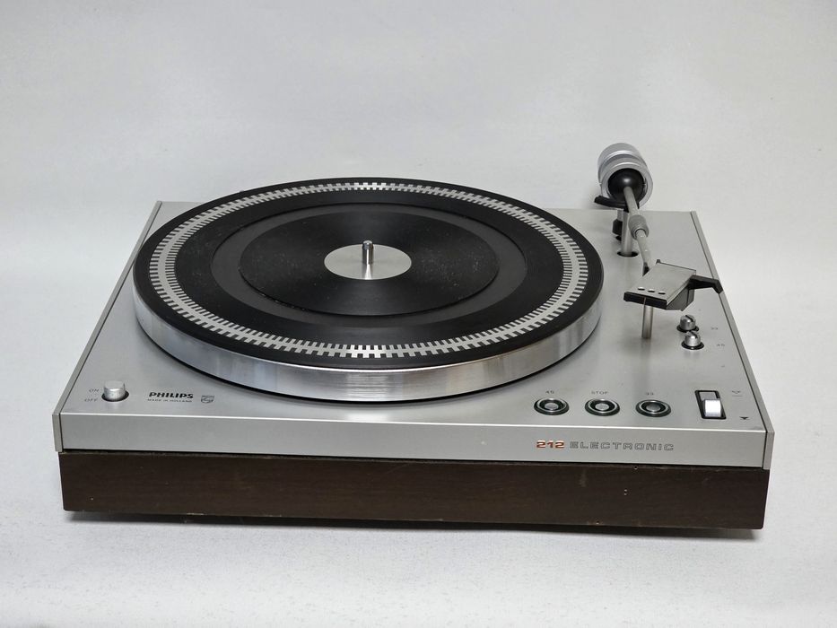Gira Discos antigo reparado Philips