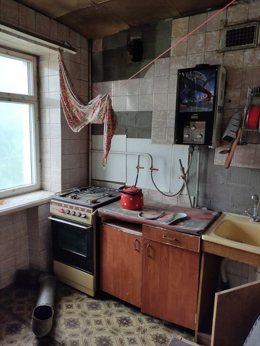 Продам 2-х кімнатну квартиру під ваш ремонт