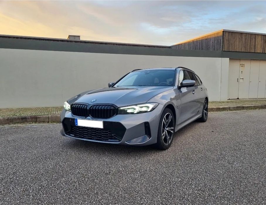 BMW 330 e Pack Desportivo M Auto