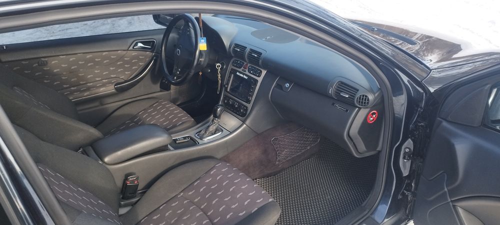 Продам/обменяю  Mercedes w203 c220 sport cupe, автомат, 2004год