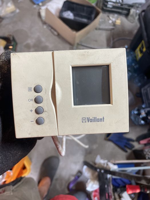 Vaillan vrt 330 regulator pokojowy