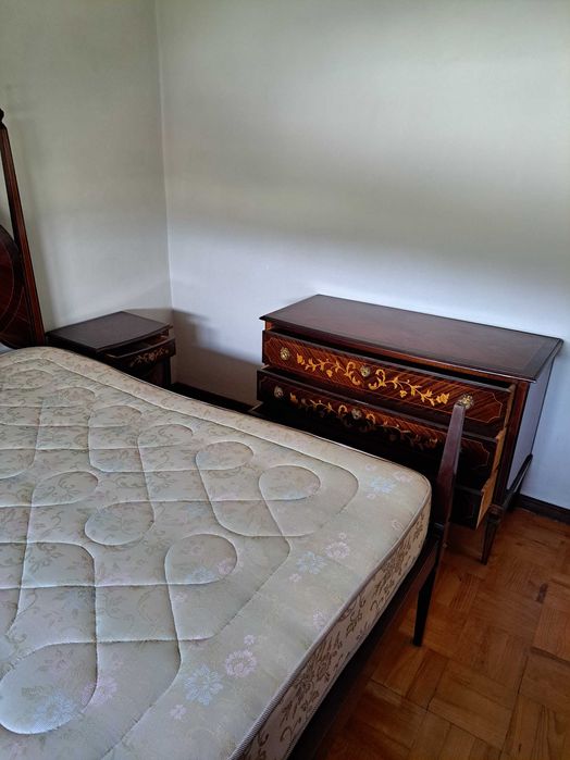 Mobilia de quarto completa.