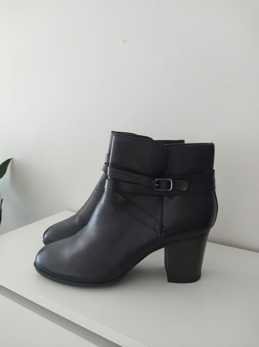 Clarks rozmiar 42 skórzane botki damskie