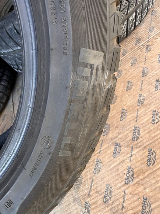 Резина зимная.    Pirelli.    225.50.17.    Romania
