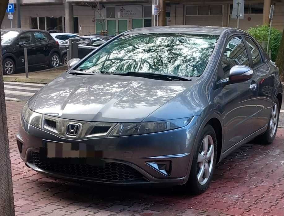Honda Civic 2010 procura novo dono