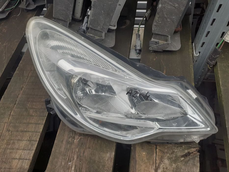 .  PRZOD PRZEDNIA LAMPA PRAWA OPEL CORSA D LIFT