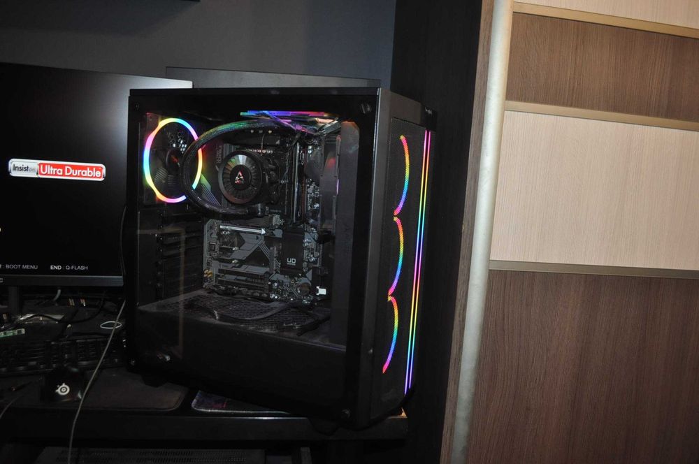 Komputer gamingowy i9 14900K  32 GB ddr5  1Tb SSD M.2  SSD 750W