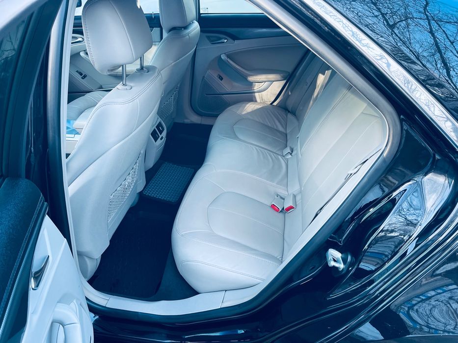 CADILLAC CTS отличное состояние