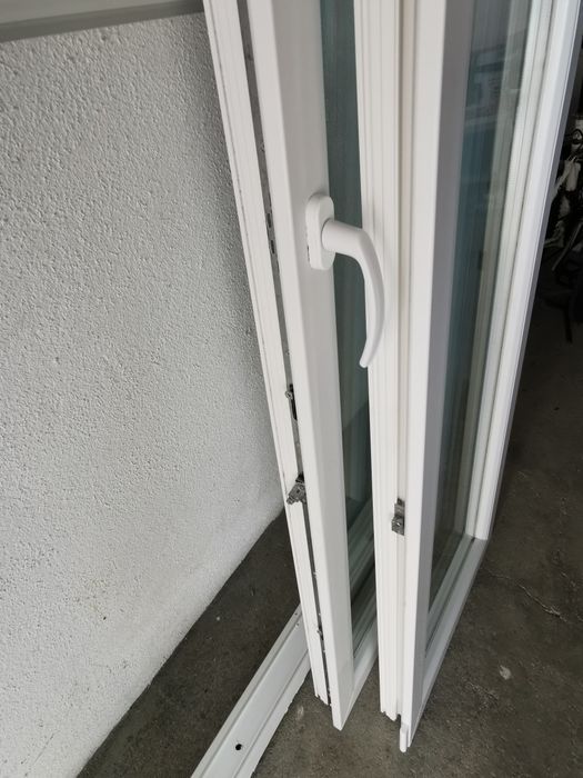 Janela PVC oscilobatente