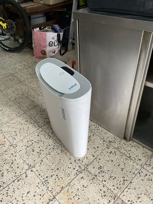 Caixote lixo com abertura eletrica