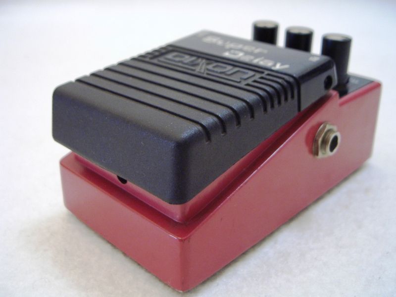 Delay analógico vintage para guitarra ou baixo. Antigo em estado novo