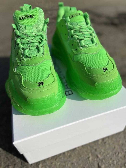 Balenciaga Triple S Clear Sole Beige