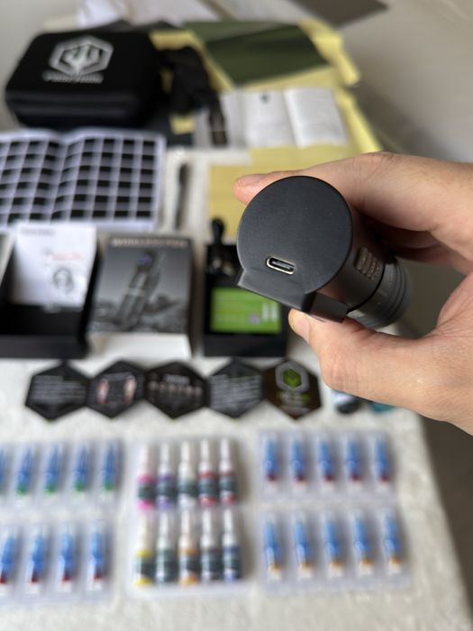 Kit Tatuagem Profissional COMPLETO | Máquina Pen Sem fios, Pele Treino, Instruções, Stroke Regulável