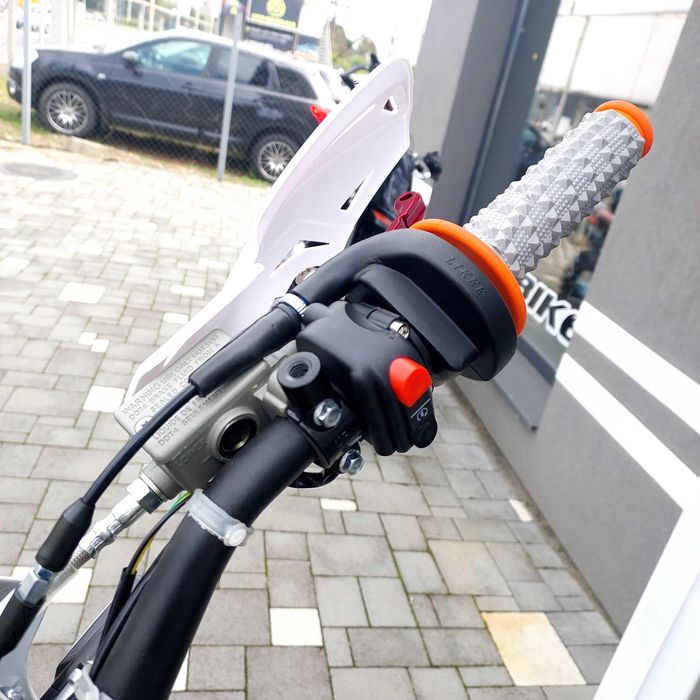 Мотоцикл BSE J4, 300 см3, 25 к.с., додатковий бак, гарантія, доставка