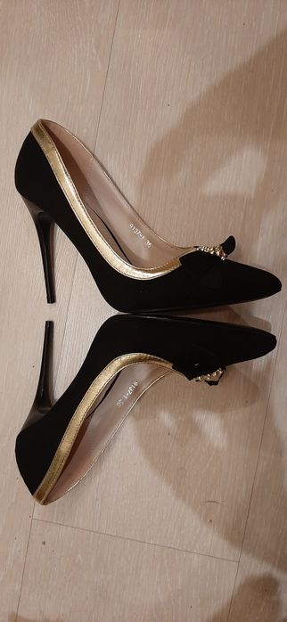 Туфли Vices на высоком каблуке