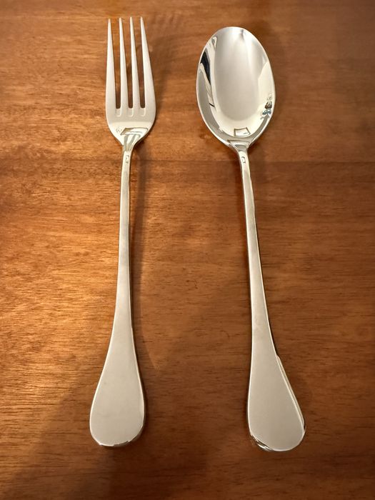 6 conjuntos de talheres de carne e 1 de servir da marca Rosenthal