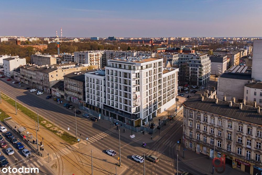 Sprzedam bezpośrednio kawalerką w centrum Łodzi przy Galerii Łódzkiej.