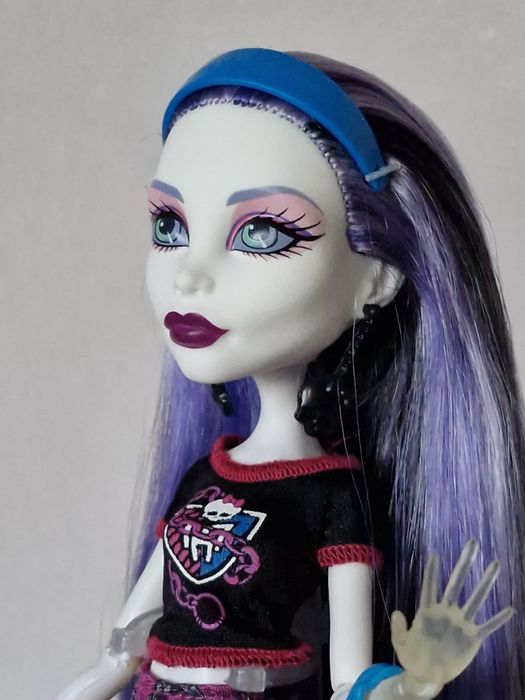 Монстер хай Спектра