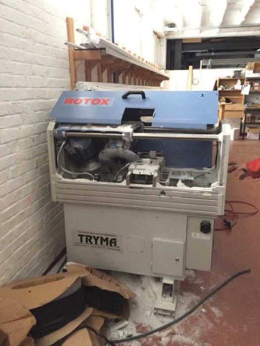 Máquinas necessárias para a fabricação de janelas e portas em PVC