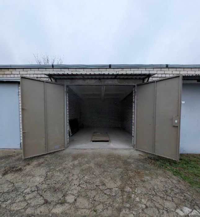 Продам гараж у Центрі.