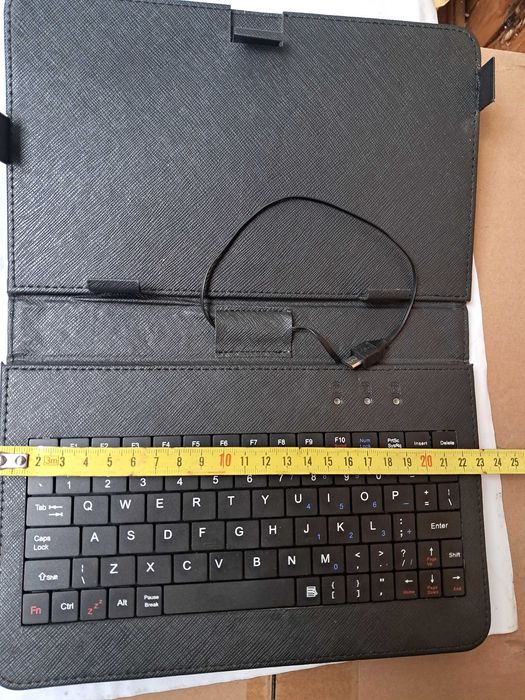 Чехол на планшет з клавіатурою