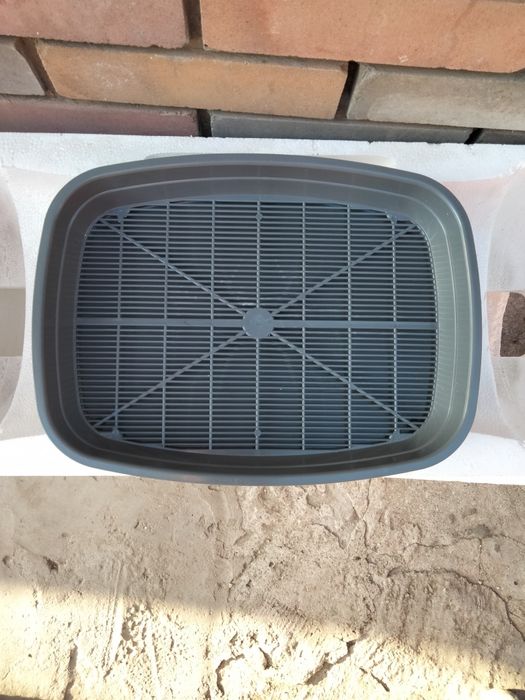 Лоток пластиковый для кота