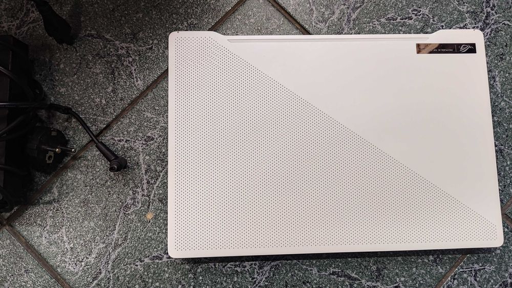 Laptop ASUS ROG ZEPHYRUS G14 120Hz R5 |16GB RAM |GTX 1650Ti 4GB |512GB