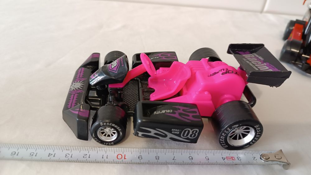 2 carros de Corrida . Bom estado