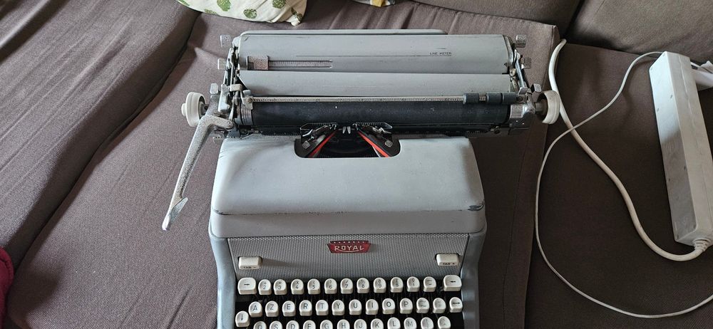 Máquina de escrever Royal