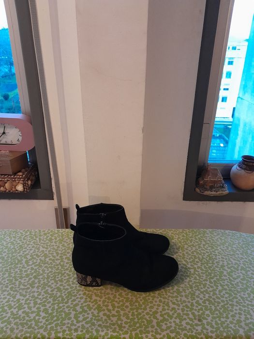 Vendo Botas de Senhora INEXTENSO muito bonitas como novas