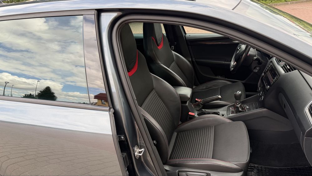 Skoda octavia vrs rok 2015 silnik 2.0 diesel manual ladna zamiana