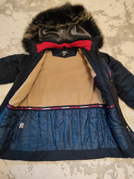 Зимова куртка на хлопчика 7-8 років