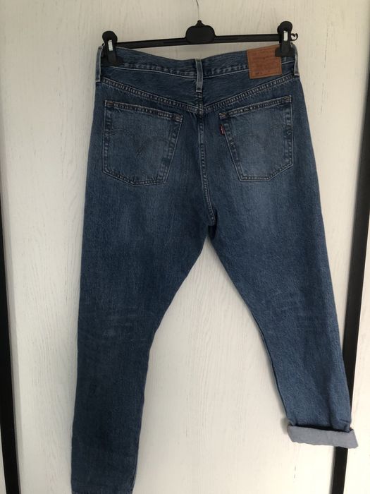 Spodnie jeansowe z przetarciami levis damskie