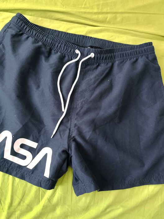 NASA. Krótkie spodenki