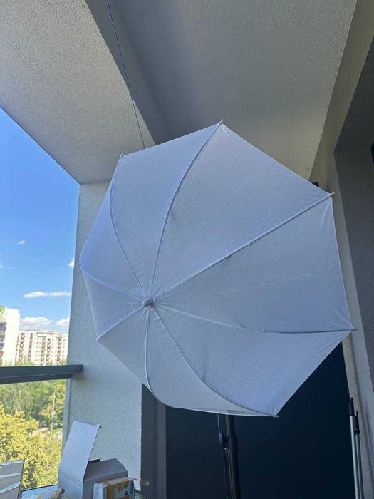 Światło studyjne. Statyw klikający pod żarówki + parasol. х6 elementów