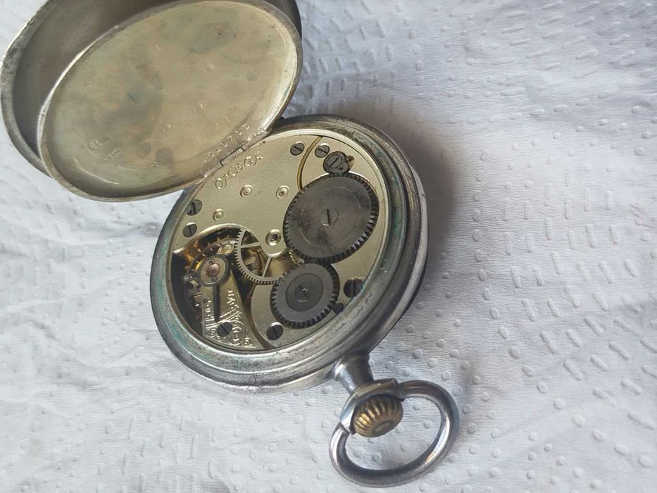 Relógio Omega de bolso muito raro e antigo em prata