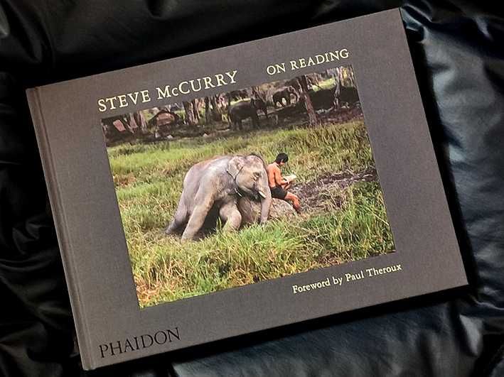 Steve McCurry "On Reading" - NOVO_selado