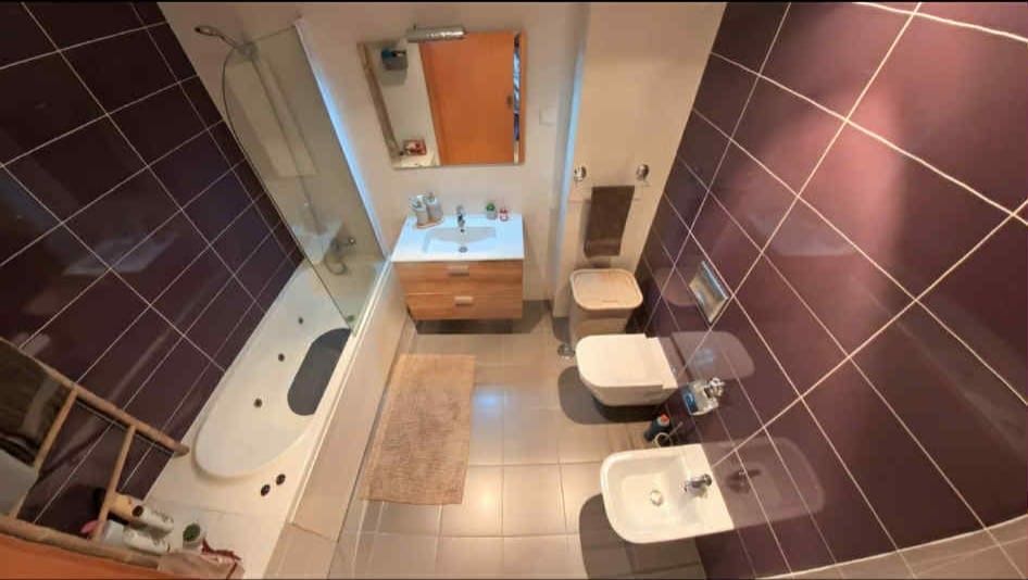 Apartamento t3 duplex em bom estado .