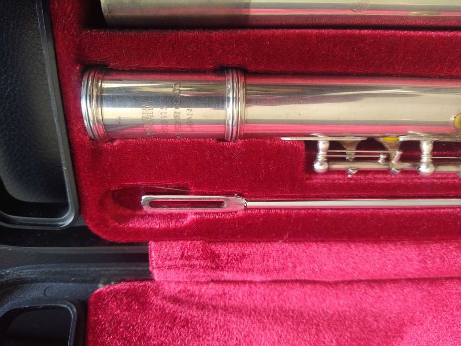 Flauta transversal  Yamaha YFL-211S, banho de prata