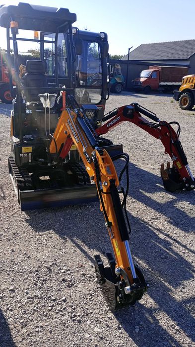 Wynajem minikoparki  bez operatora 1200 kg