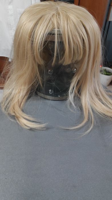 Peruca  loira de qualidade