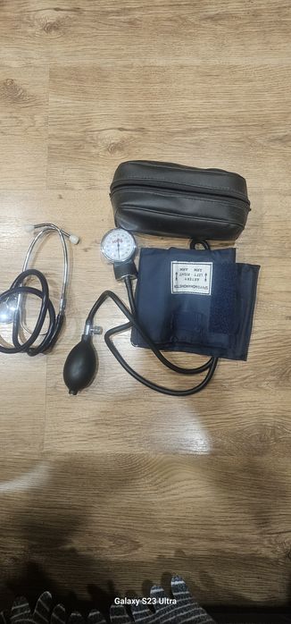 Ciśnieniomierz mechaniczny plus stetoskop