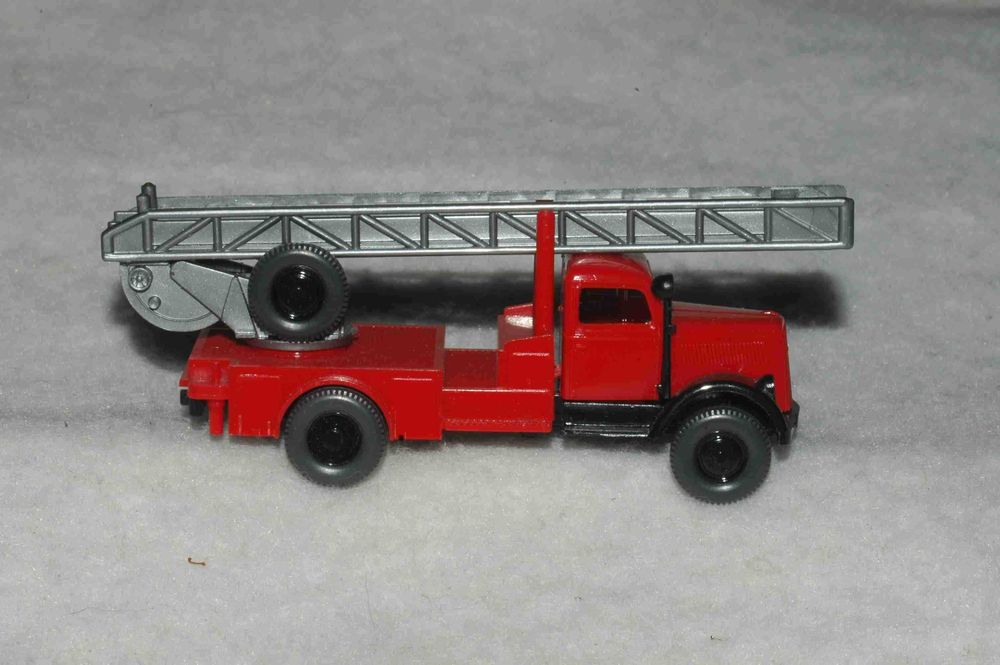 Bombeiros - Camião Auto escada Magirus HO