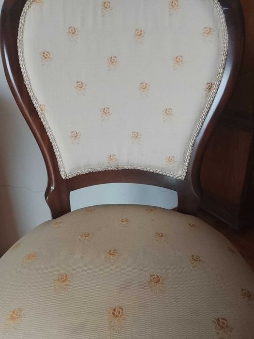 CADEIRA CLASSICA DE QUARTO