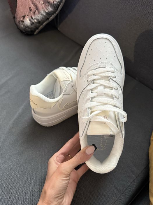 Sneakersy Karl białe