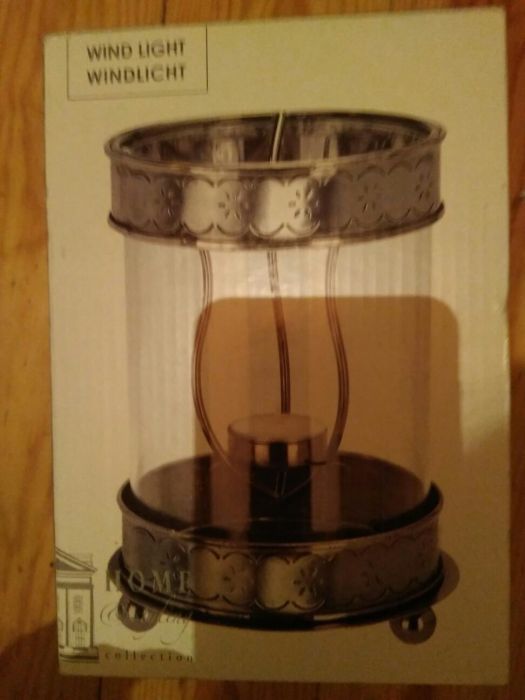 Lampião com caixa novo.